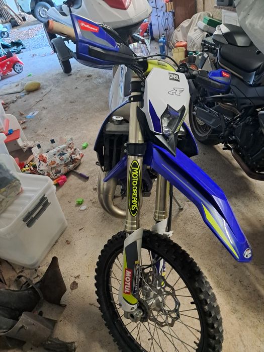 Vendo mota 2 tempos 125