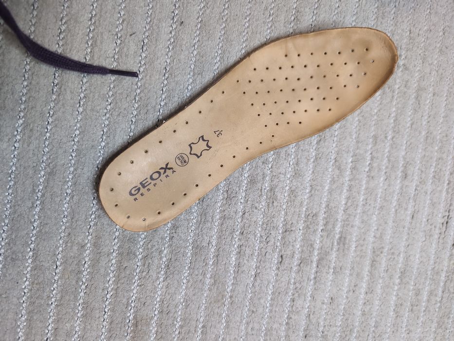 кросівки Geox 37р. 23 см світяться чудовий стан