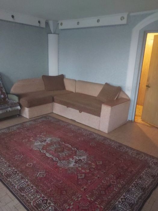 Продам добротний двоповерховий будинок в центрі!