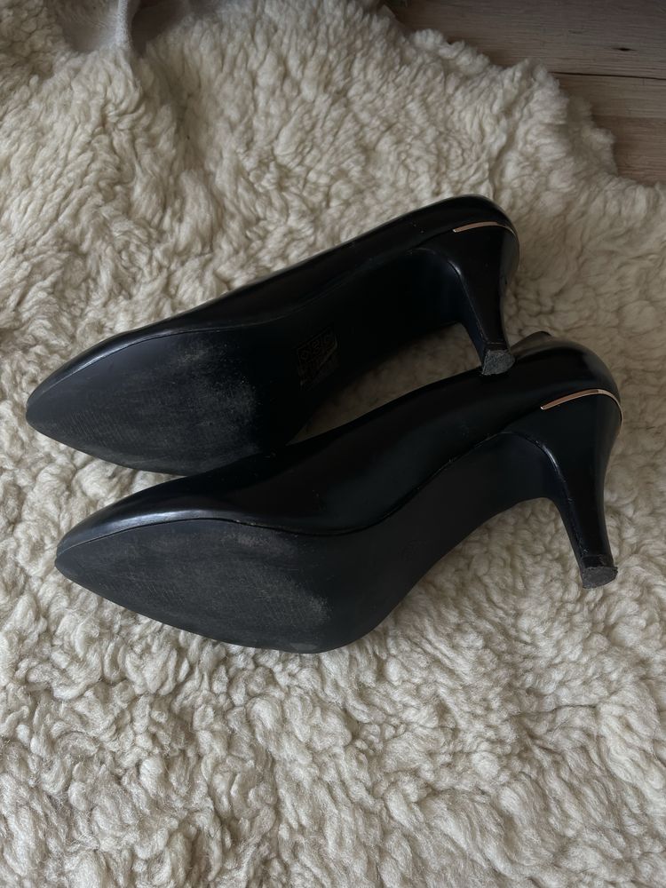 Czarne obcasy szpilki czółenka skórzane 7,5 cm 38
