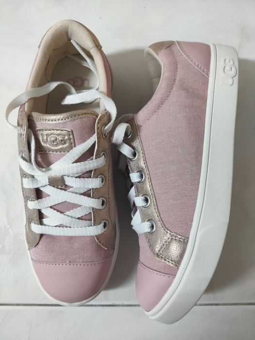 Ténis UGG novos, sem uso, cor rosa velho, tamanho 35