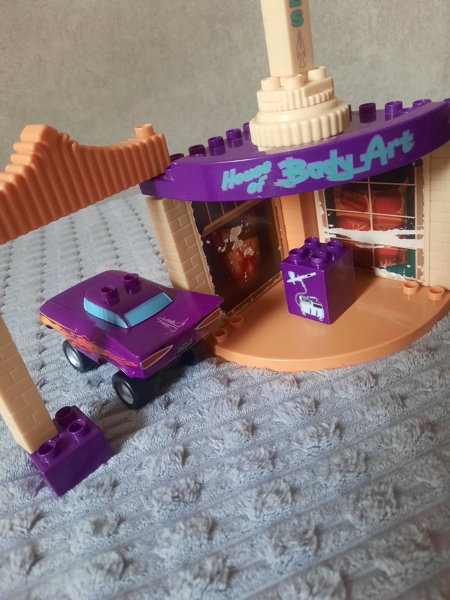 Mega Bloks Disney Cars Гараж House of Body Art