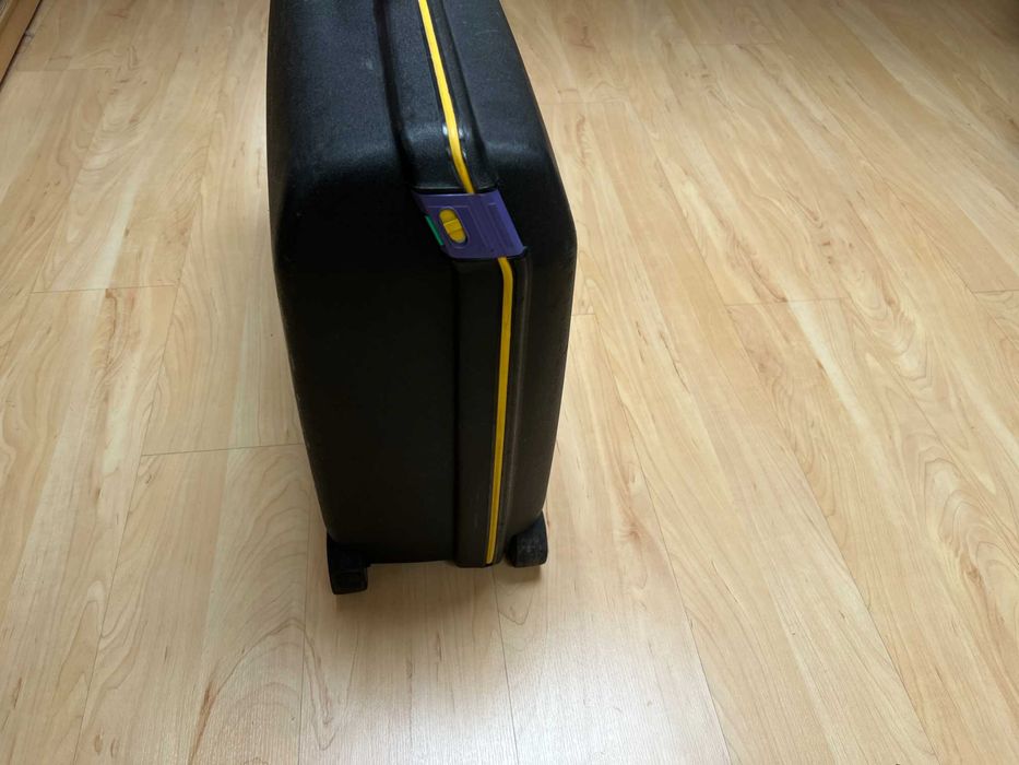 Walizka samsonite vintage, "pancerna"