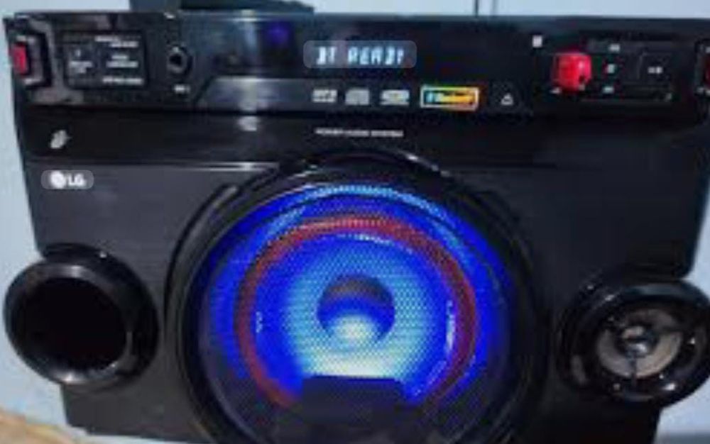 Coluna LG xboom om4560 potência 200 rws