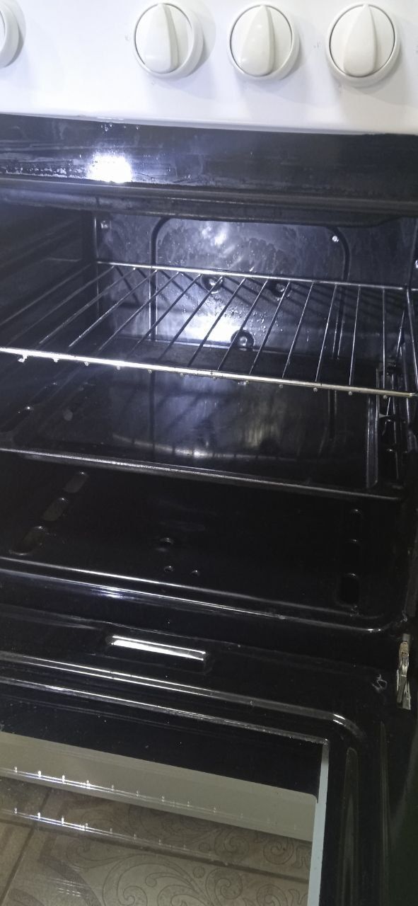 Газова плита б/в Indesit 50/50 духовка газова.