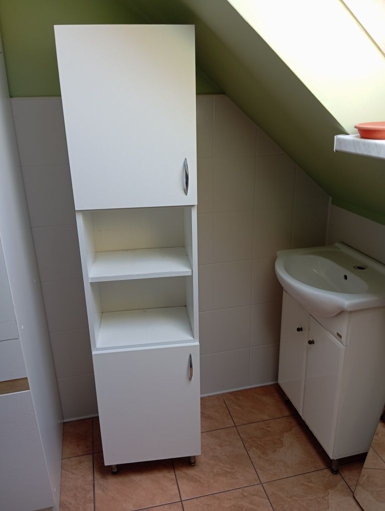 Zestaw mebli łazienkowych