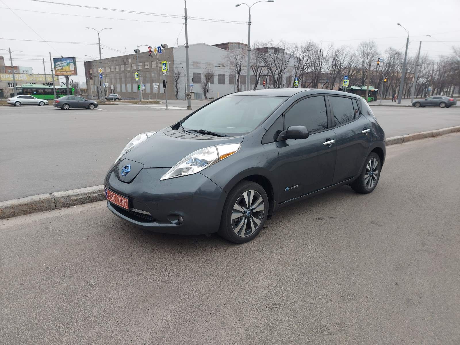 Nissan leaf SL 42kw нова батарея