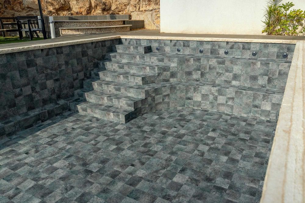 Construímos a sua Piscina dos Sonhos — Orçamento Grátis!