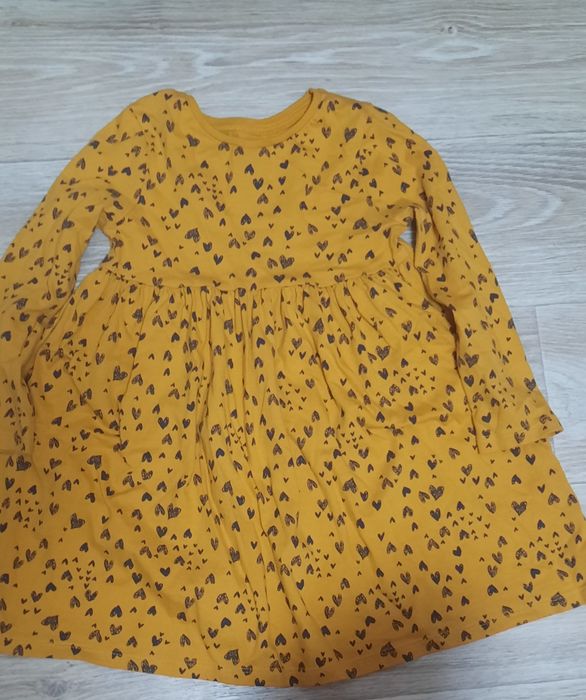 Сукня на дівчинку 3-4 роки