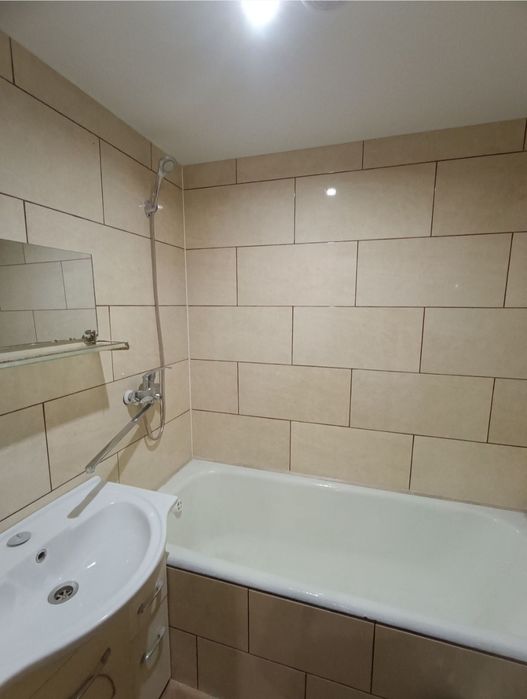 Власник Аренда 2к.кв Жадова Державності