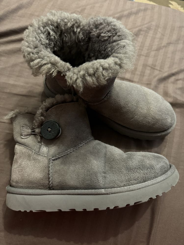 Продам натуральні UGG