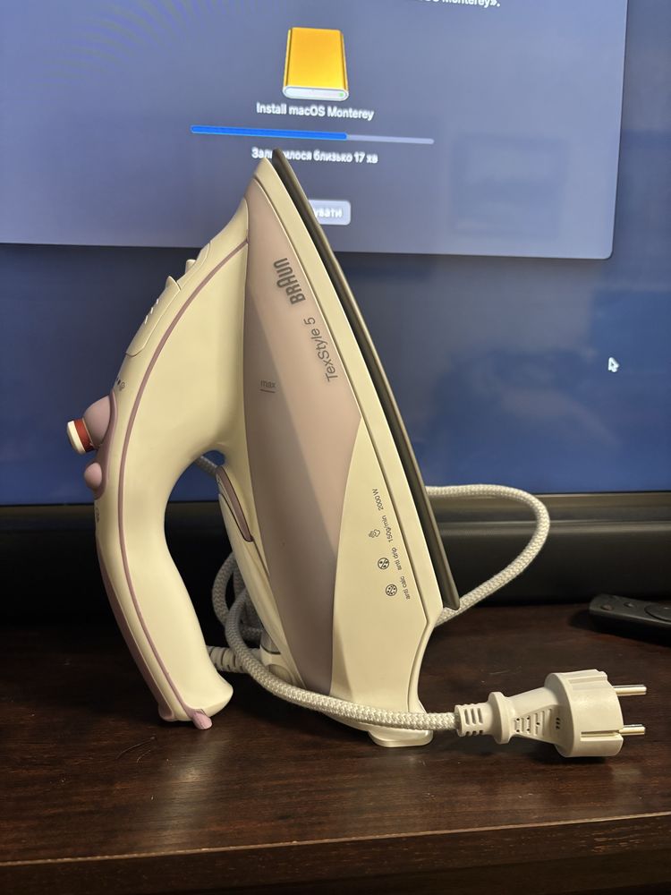 Утюг праска нова  Braun