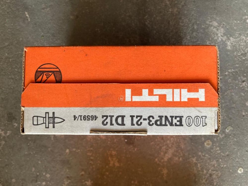 Kołki Hilti z gwintem (6 paczek po 100 szt.)
