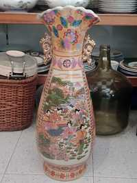jarrão oval chinês com 61 cm de altura