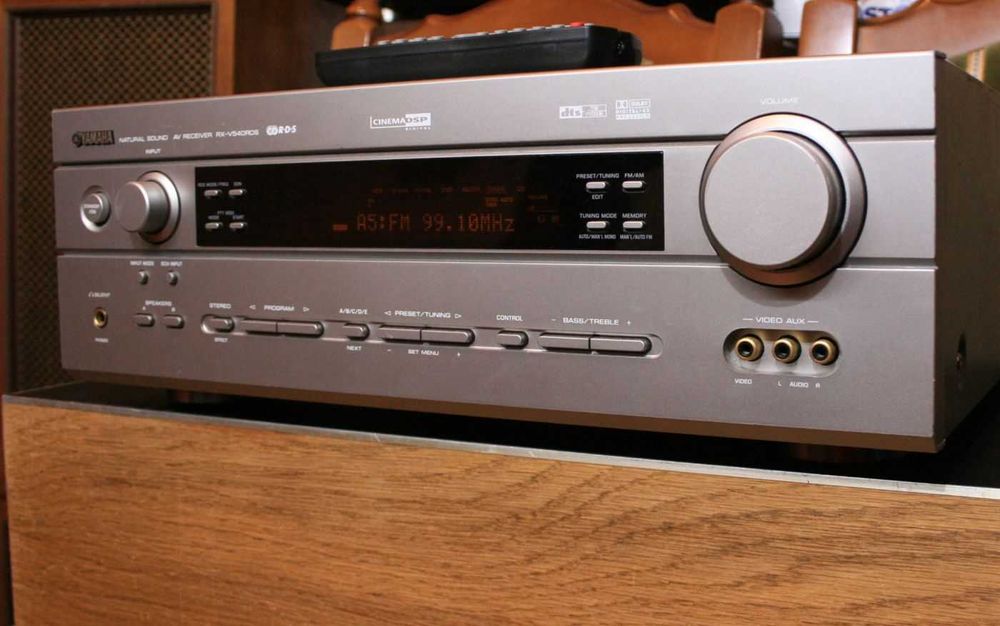 Amplituner Yamaha RX-V540 z pilotem mocny i sprawny