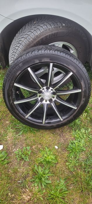 Alufelgi MOMO 18 cali 5x112 ET35 8.0J VW Audi Skoda