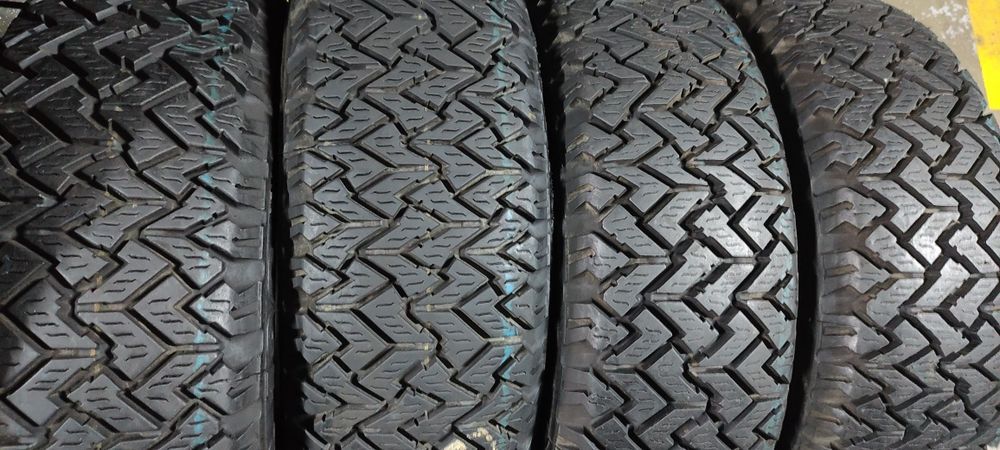 Pneus 205/55/16  semi novos