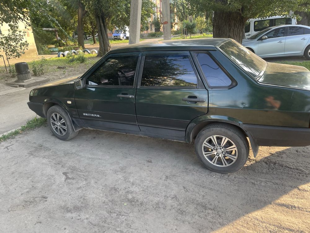 Продаеться авто , маленькое для семьи