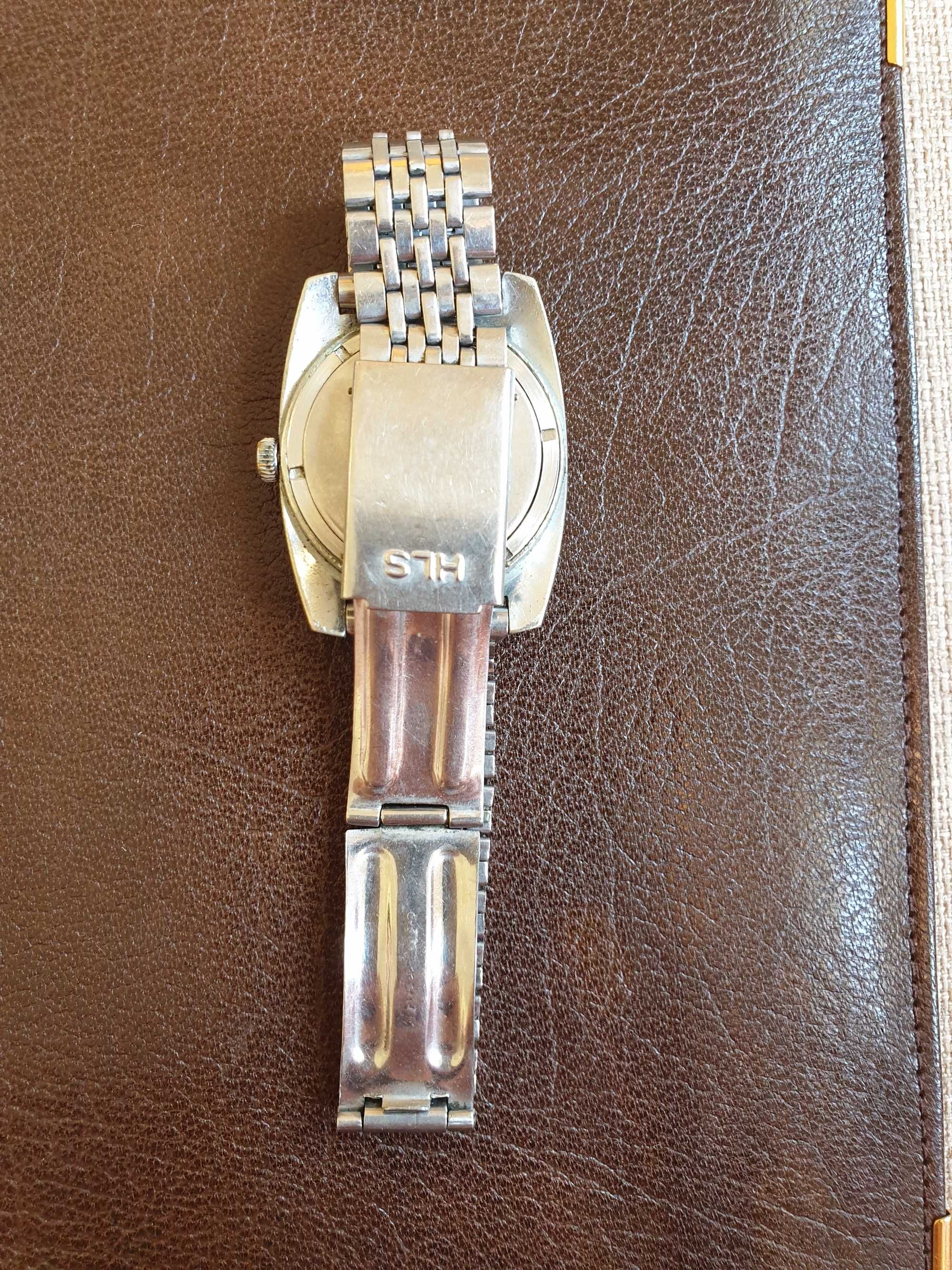 Zegarek Wostok na bransolecie, ZSRR, koperta niklowana