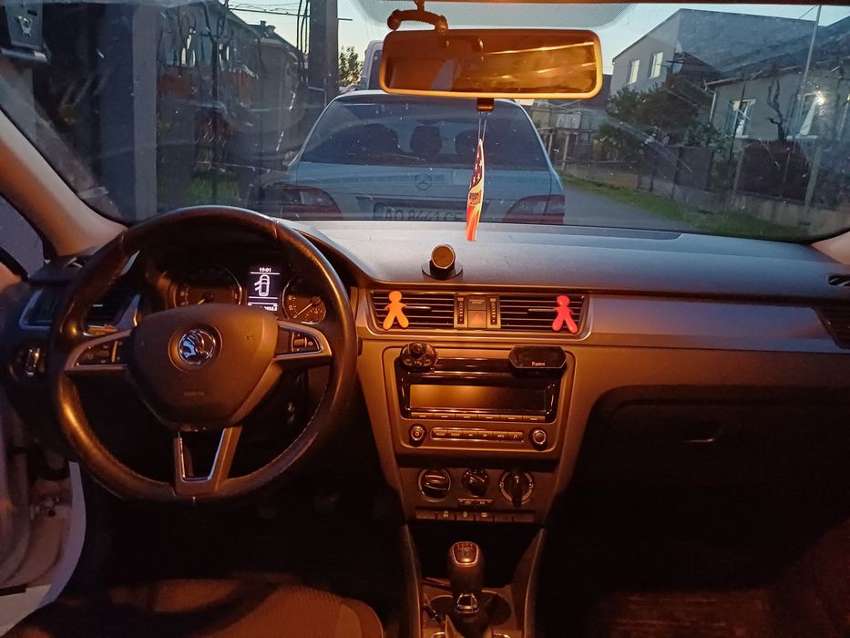 Авто в Оренду Skoda Rapid