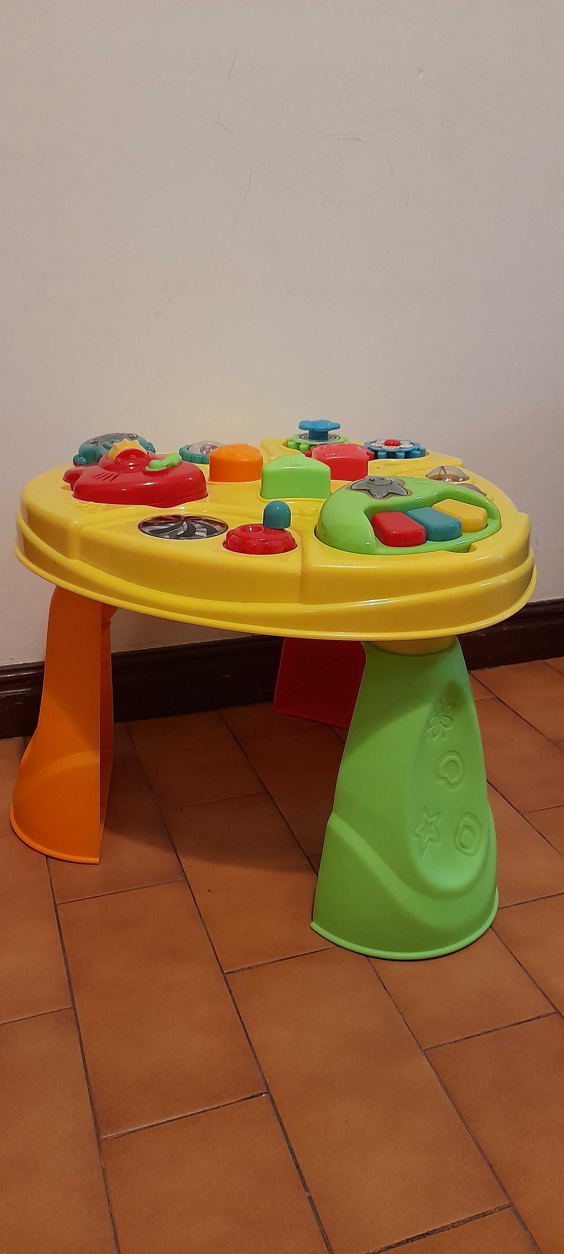 mesa de atividade infantil musical com caixa propria