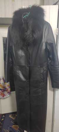 Продам женское кожаное пальто