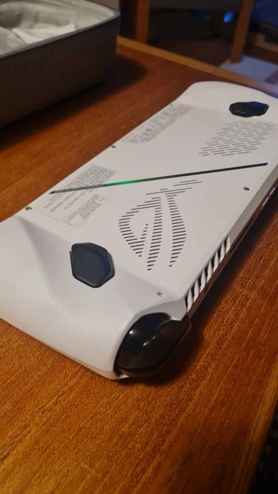 Asus Rog Ally Extreme Z1