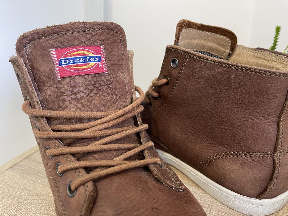 Bota/Tenis cano alto em pele Dickies