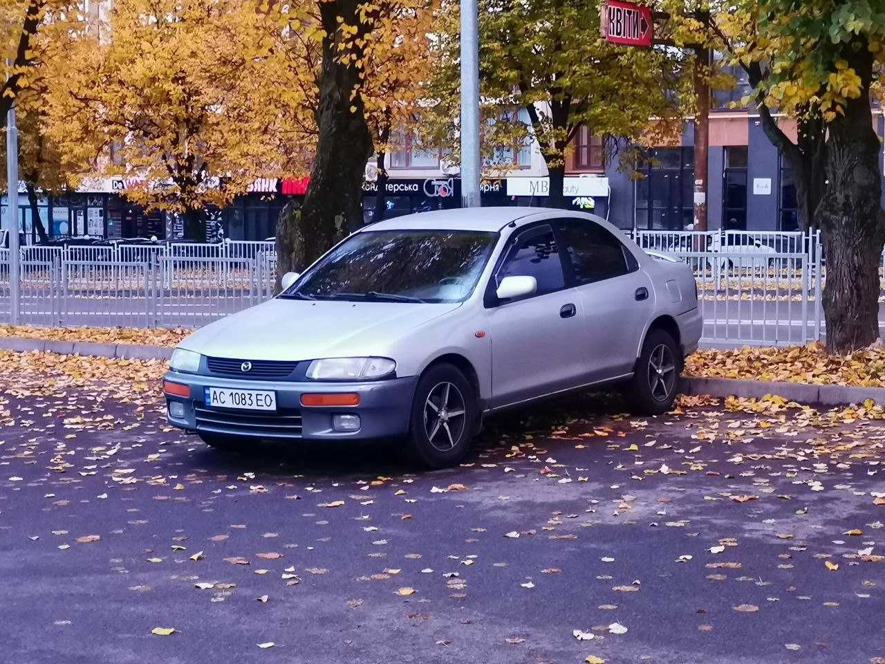 Продам Mazda 323 1996