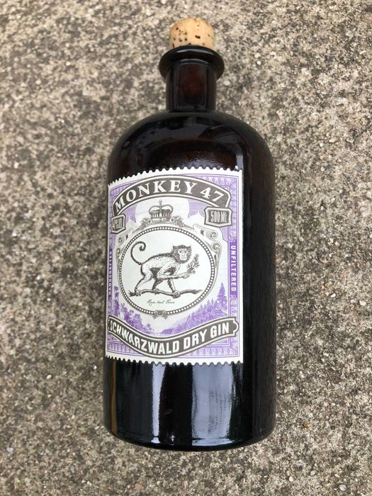 Garrafas vazias de bebidas alcoólicas para recuperação