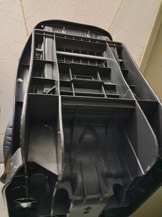 20€ Vendo cada cadeira bebé, de carro, usadas.