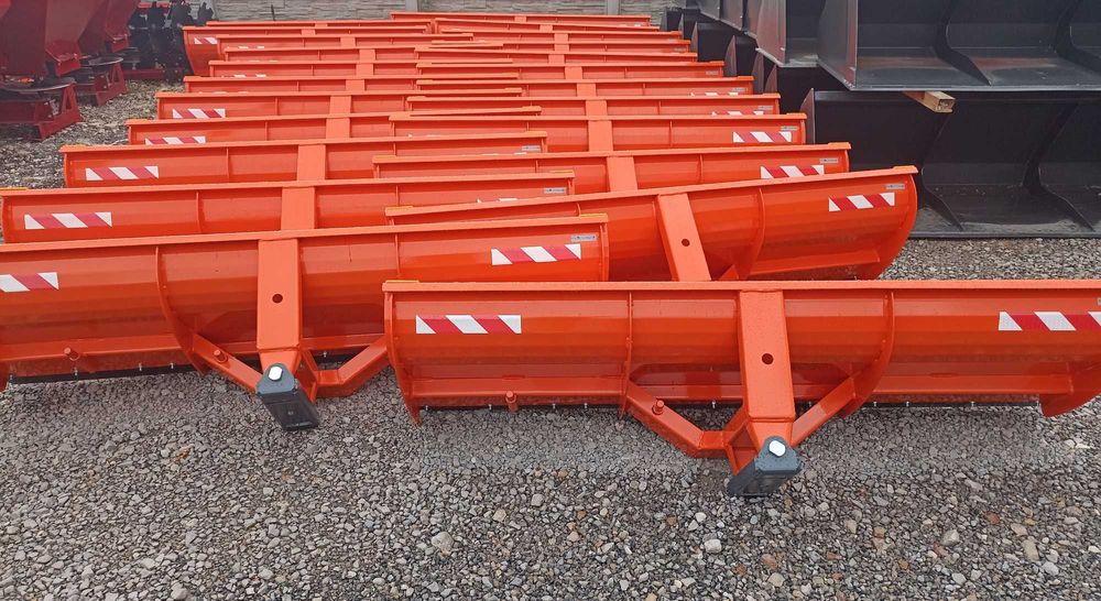 Pług do śniegu PŁUG ŚNIEŻNY do c 330 360 TUZ TUR solidny DOWIOZĘ