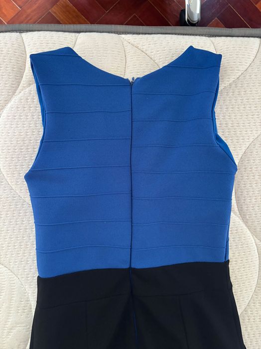 Fato macaco azul e preto