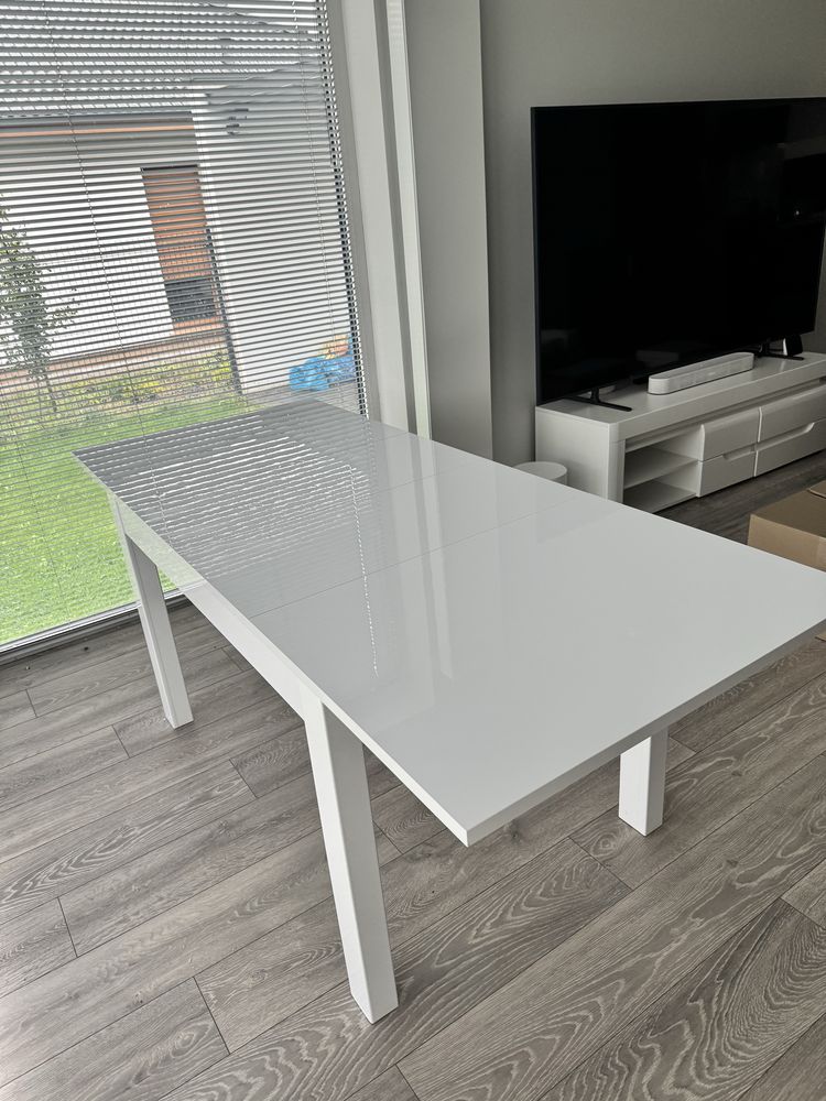 Stół do salonu/ jadalni