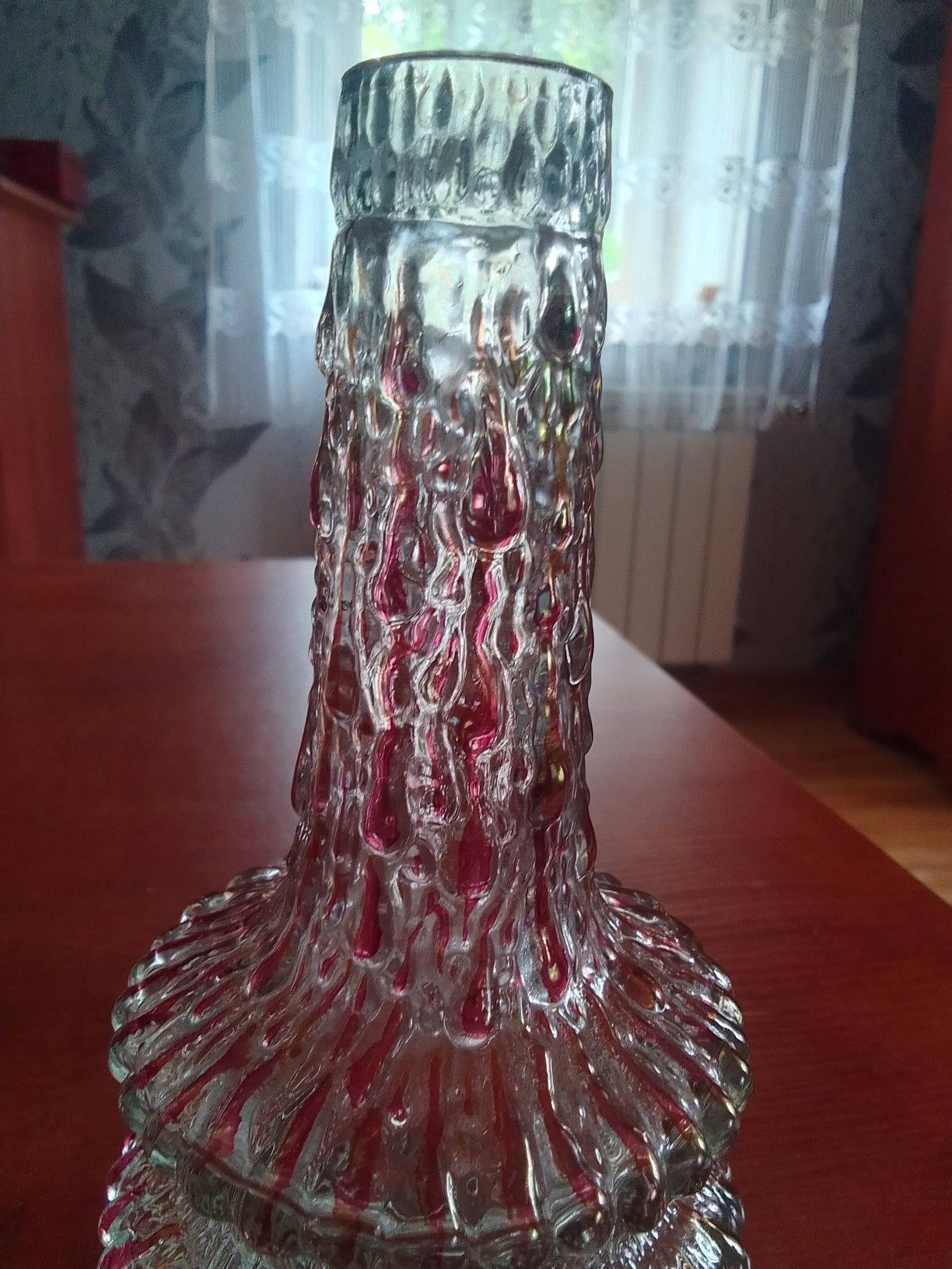 Szklany wazon UFO