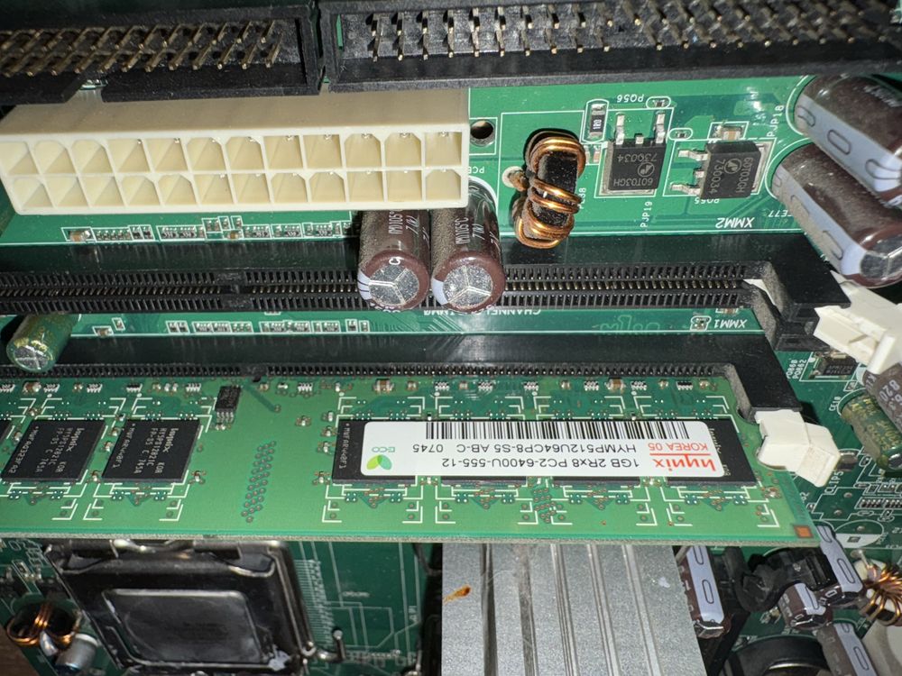 Комплект: мат. плата INTEL CANADA ICES-003 CLASS B (+процесор та озу)