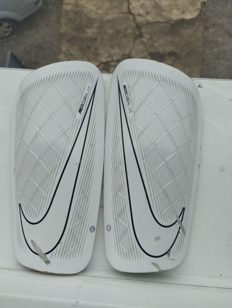 Футбольні щітки Nike Mercurial