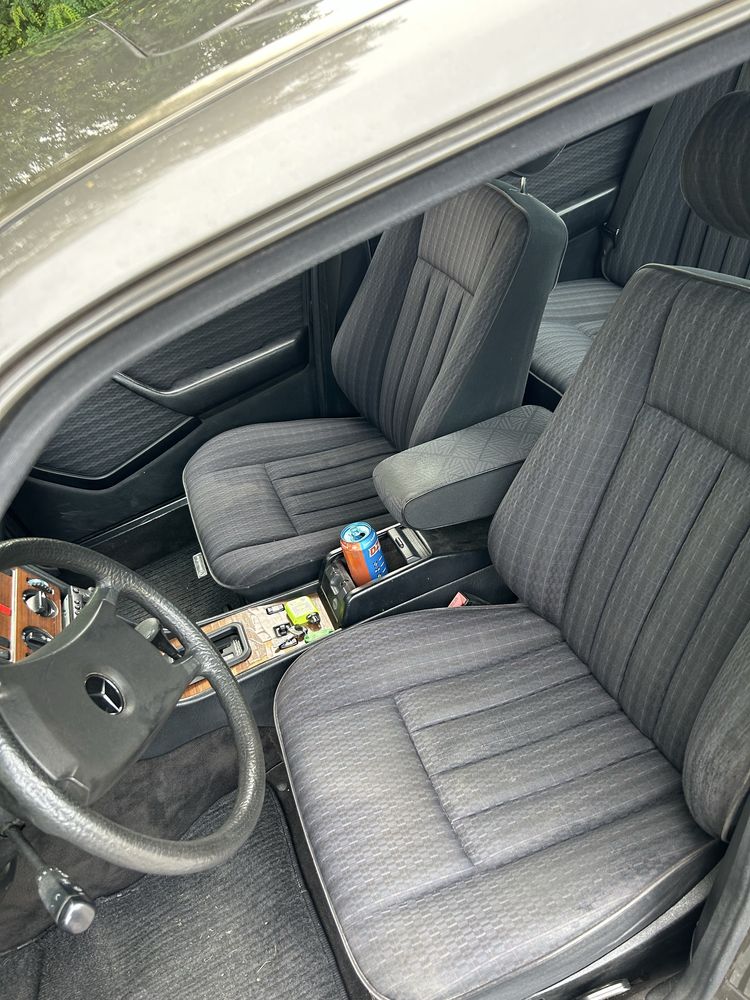 Mercedes-benz w124 300D