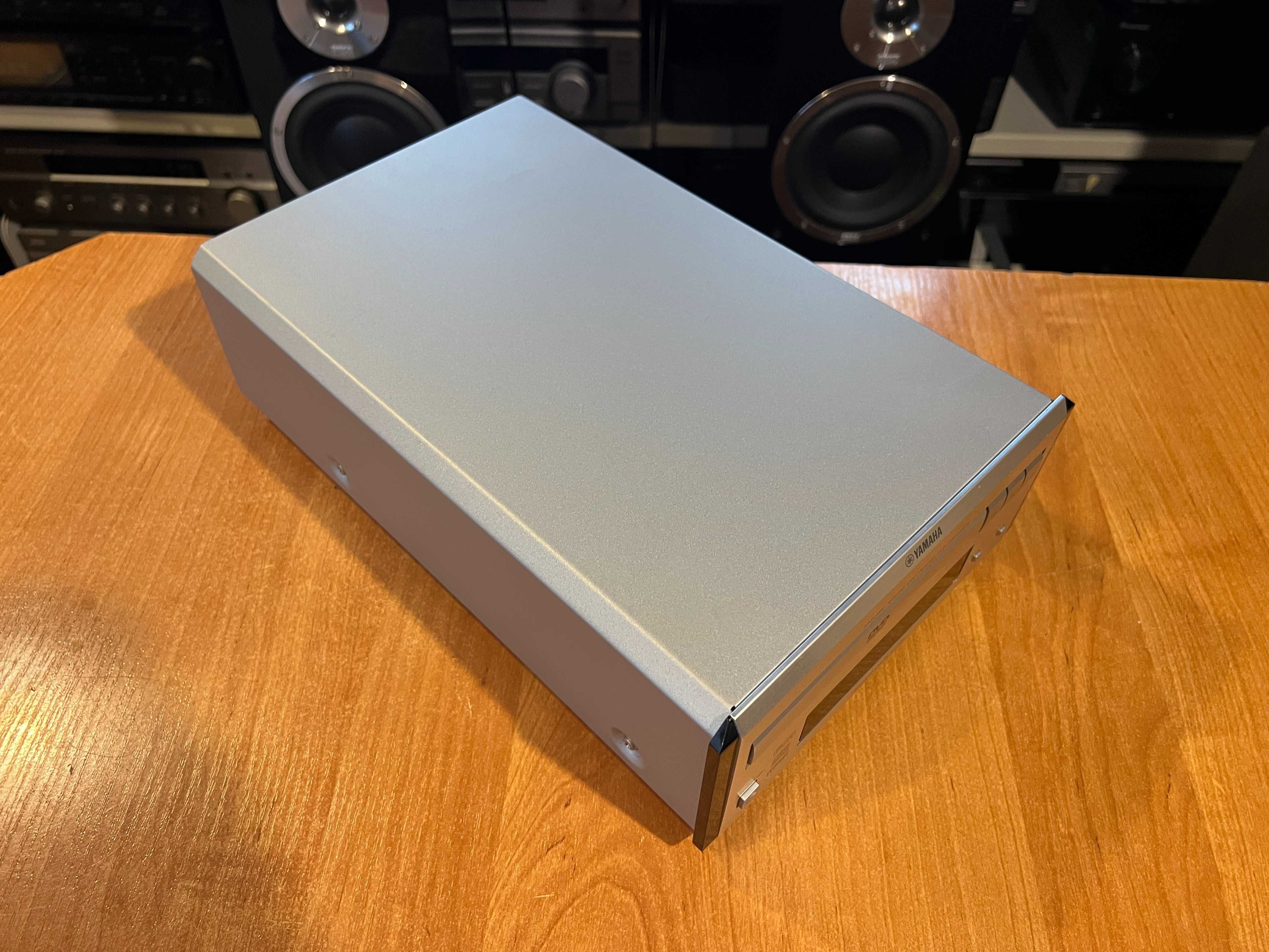 Odtwarzacz płyt CD/DVD Yamaha DVD-E600MK2 PianoCraft, Audio Room