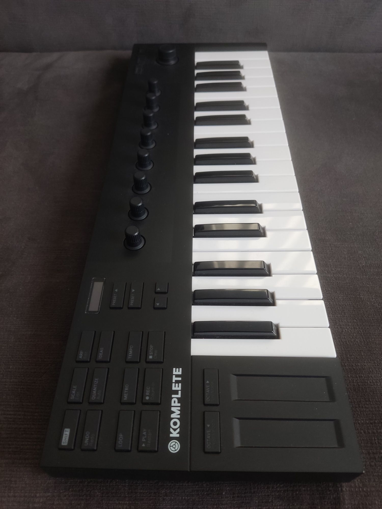 Komplete Kontrol M32 kontroler MIDI