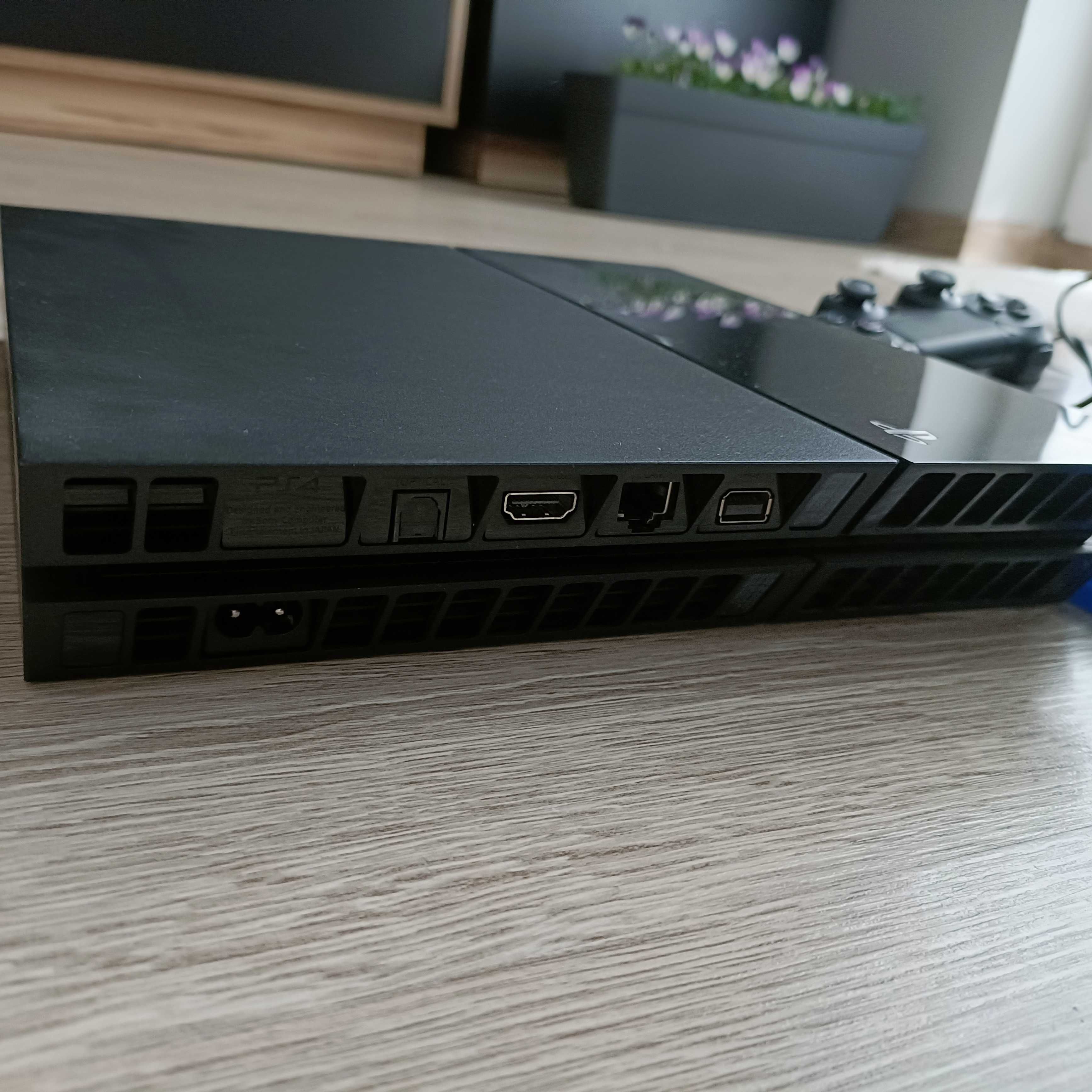 PS4 + gry bardzo dobry stan