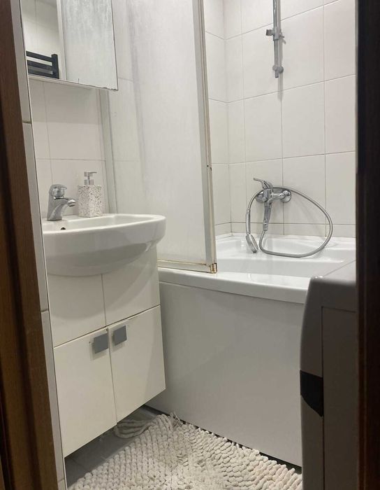 Продається 2-кімнатна квартиру з ремонтом на Дубово!