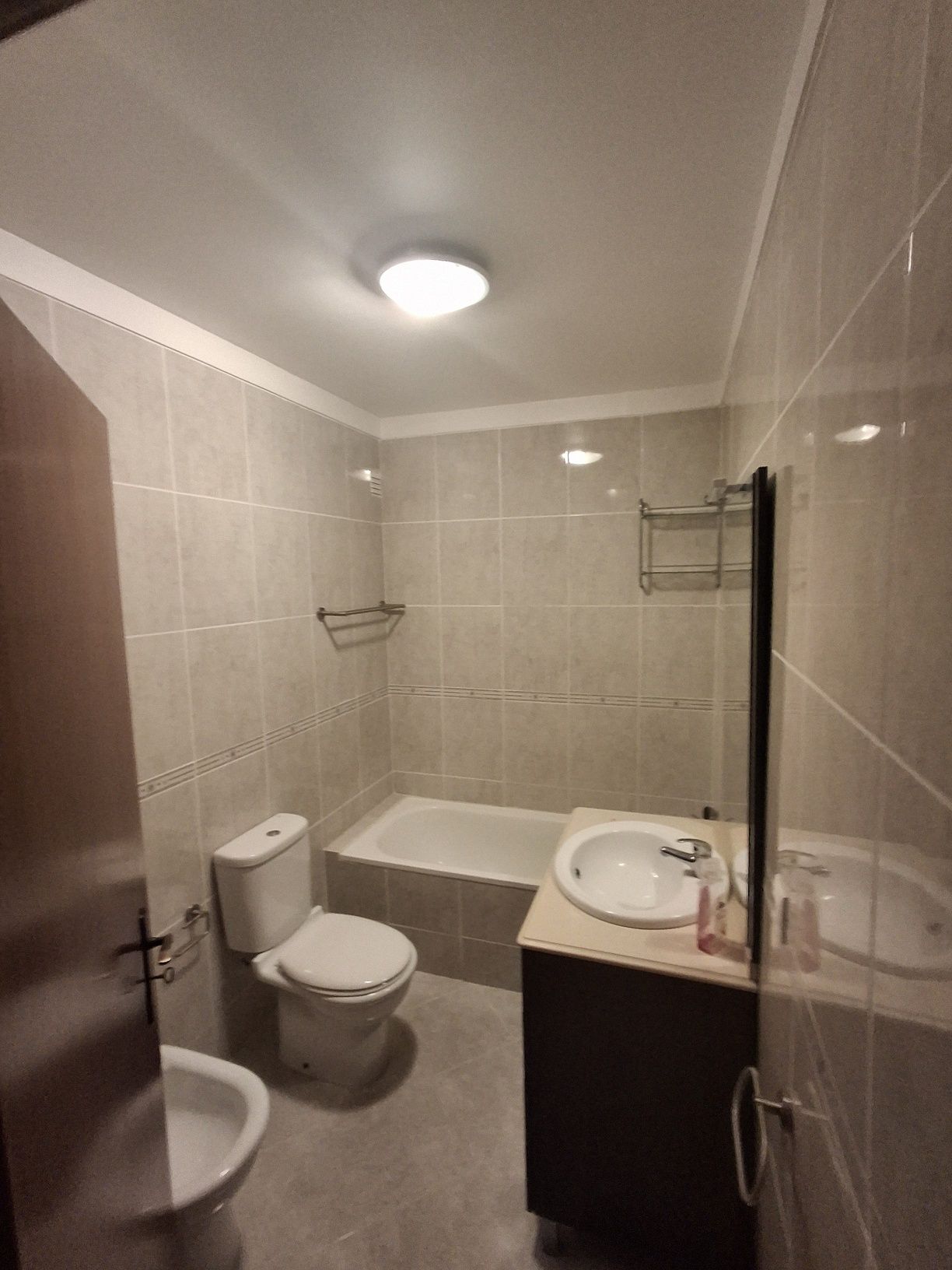 Quarto para arrendar (raparigas)/ Disponível 01/07