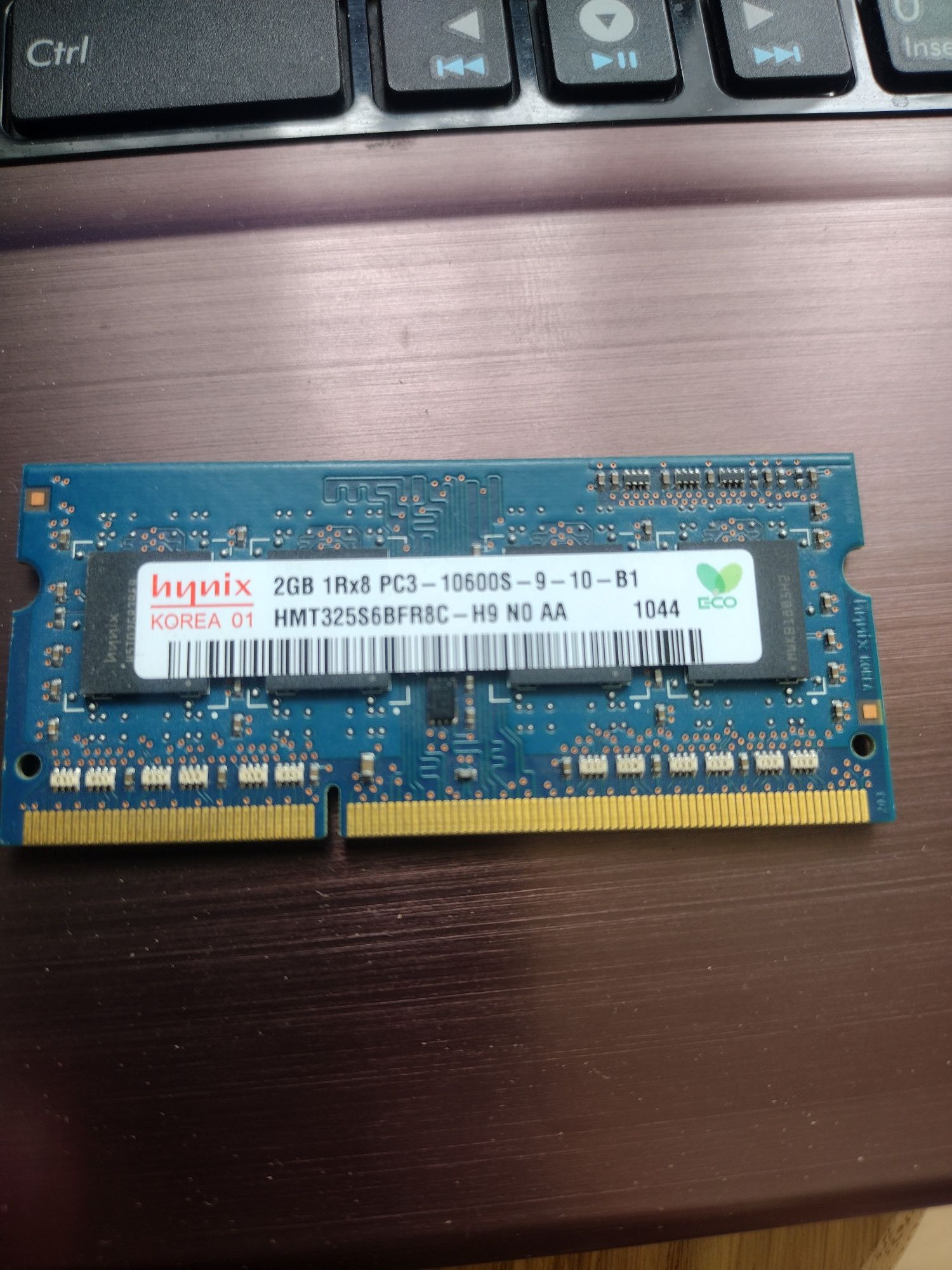 Продам оперативку DDR3 2GB