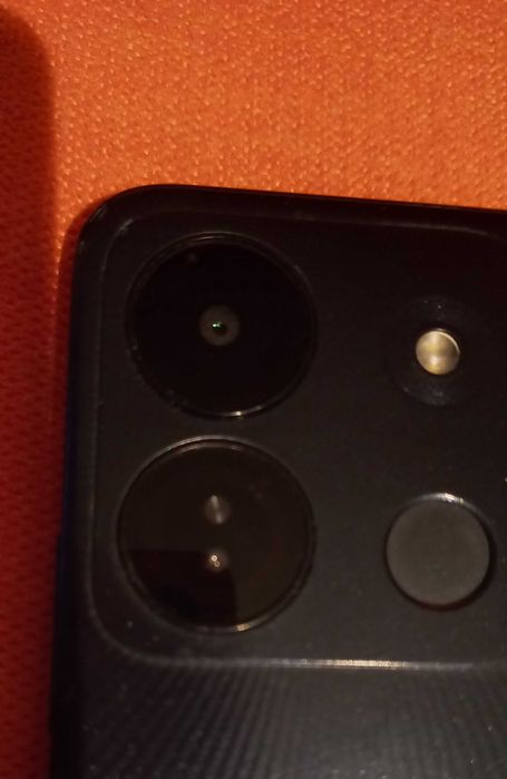 Smartfon Infinix 7 HD oraz 2 etui