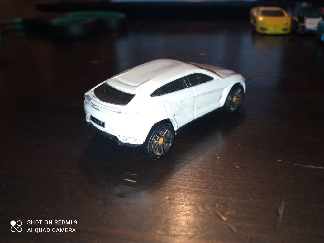 Lamborghini Urus hot wheels B