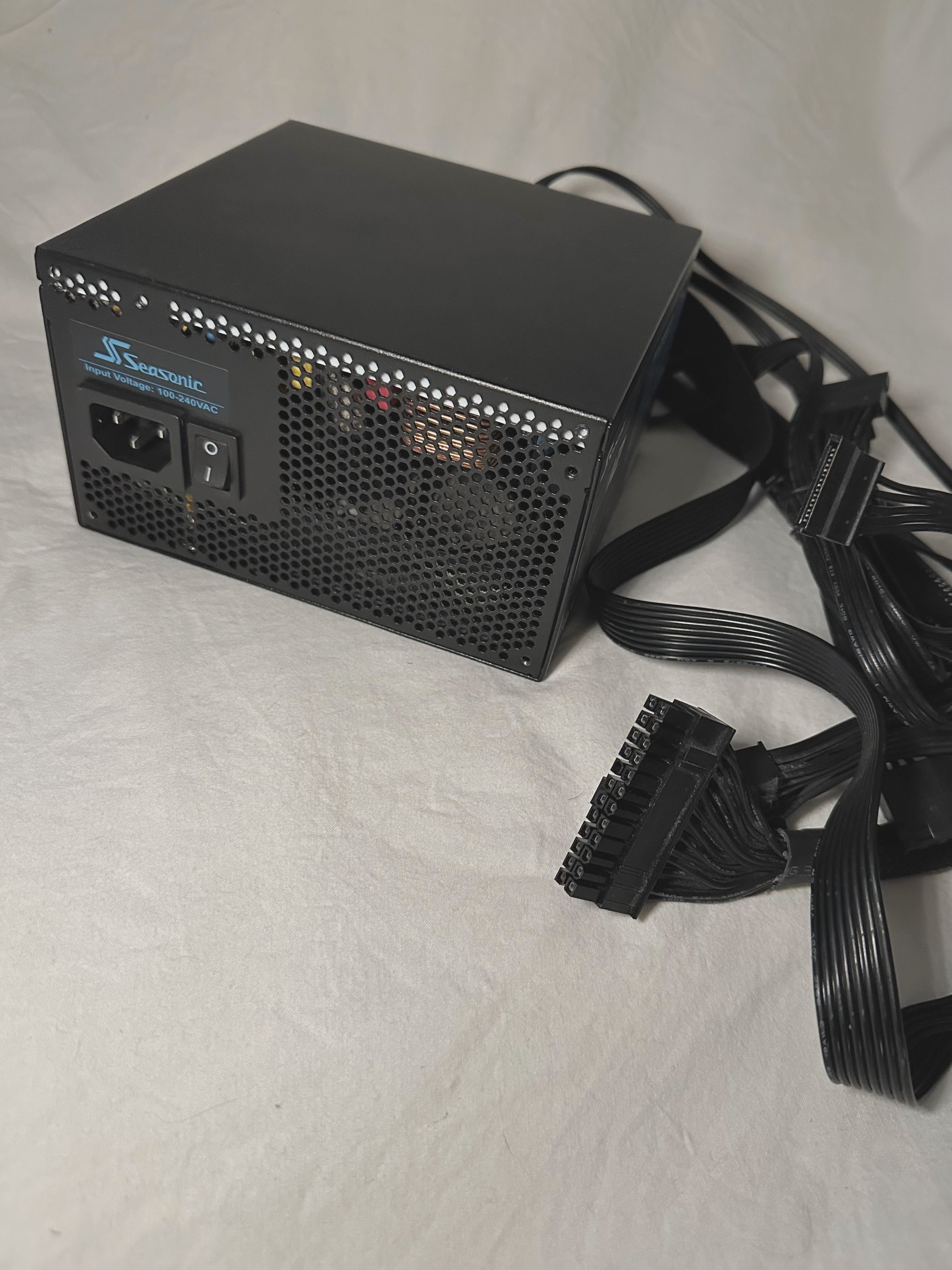 Fonte Alimentação Seasonic G12 GC 650W 80 Plus Gold
