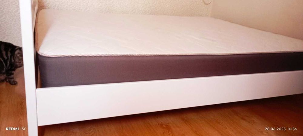 Ліжко двоспальне з ортопедичним матрацем