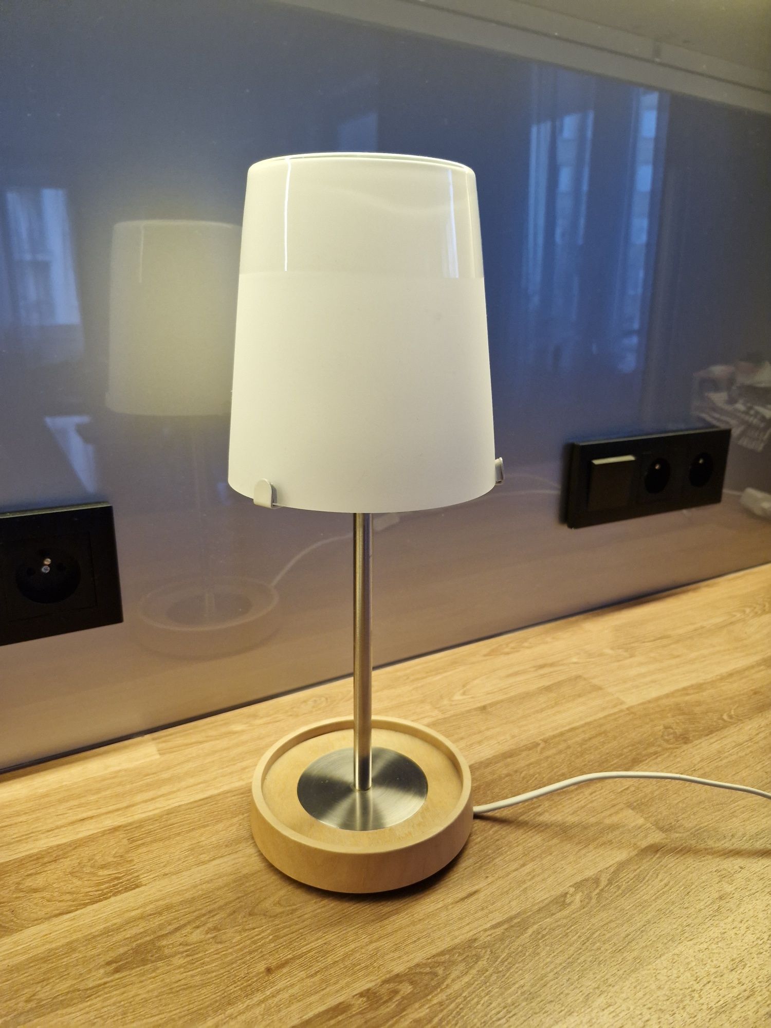 Stojąca lampa Ikea