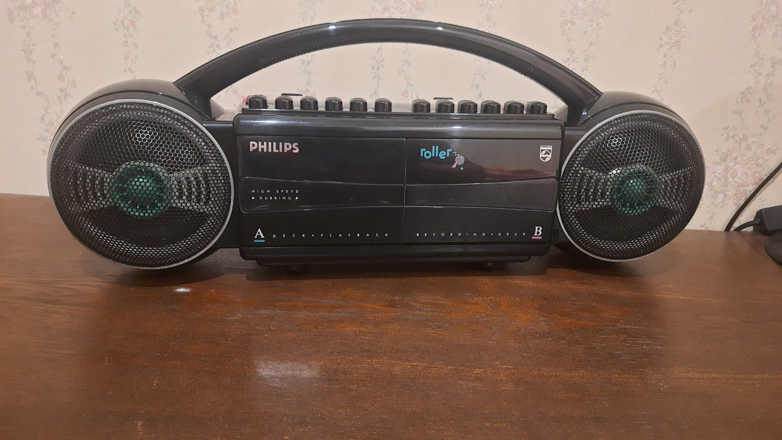 Магнитола Philips Roller